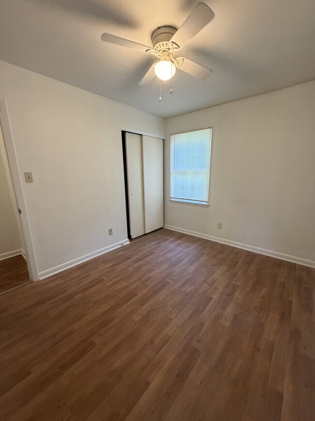Building Photo - 520 Mimosa Pl