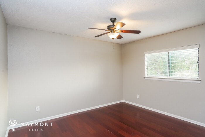 Building Photo - 4242 Heathfield Dr