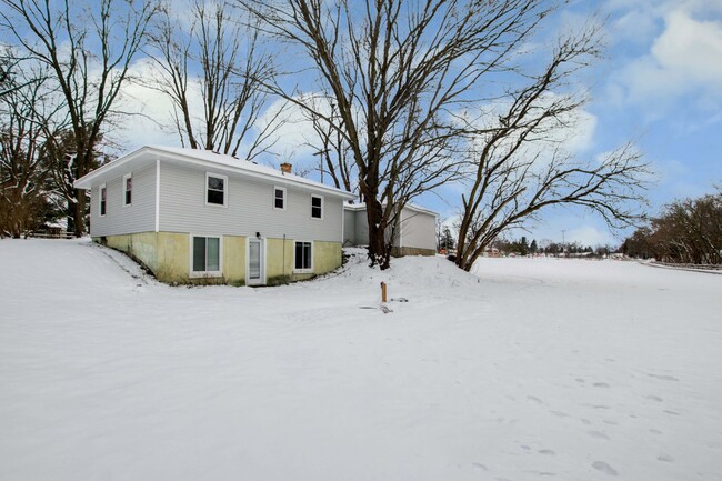 Building Photo - 1565 Spaulding Ave SE