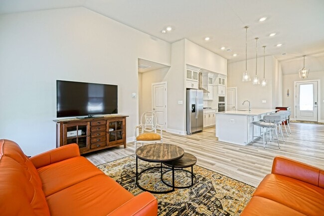 Building Photo - 24487 Robert Andrew Dr