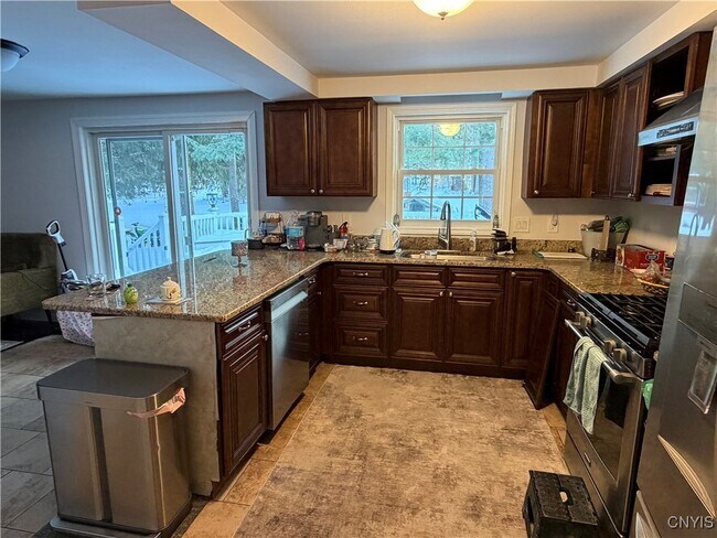 Building Photo - 7667 Charlemont Dr