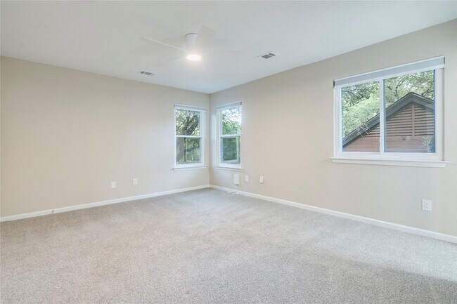 Building Photo - 10803 Sans Souci Pl