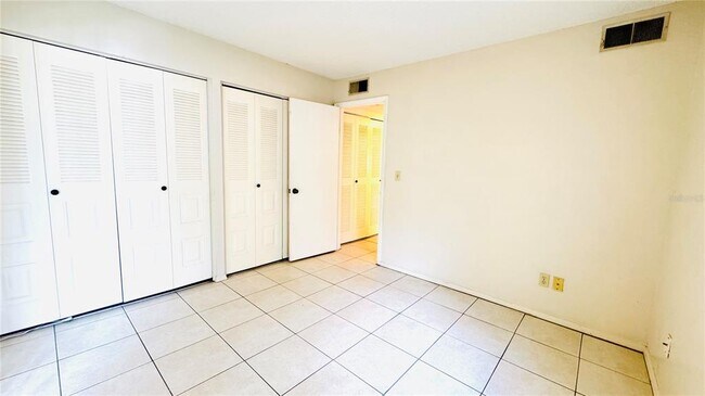 Building Photo - 7145 E Bank Dr