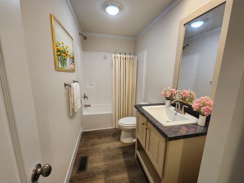 Building Photo - 17 Video Ct