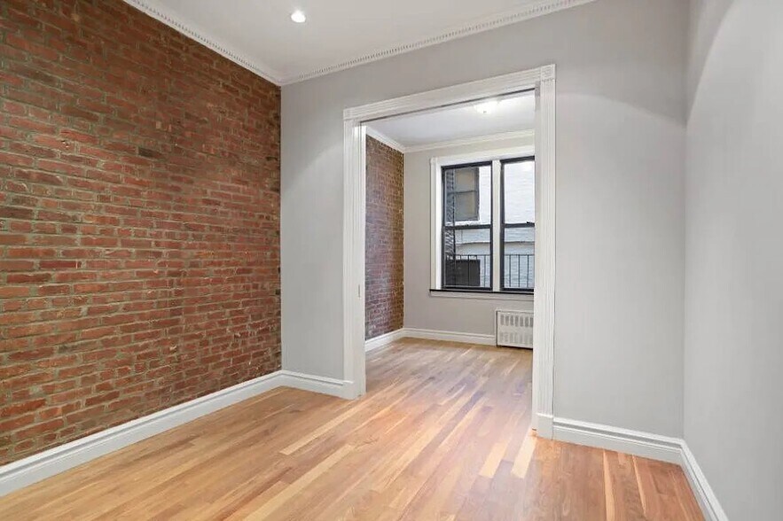 Building Photo - 44 Avenue B