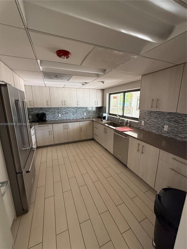 Building Photo - 10661 SW 113th Pl