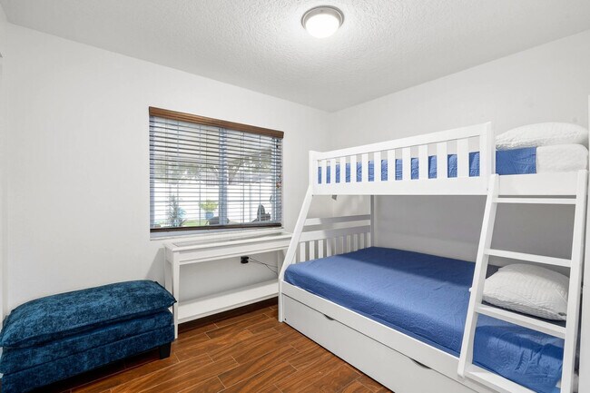 Building Photo - 6398 Woodland Blvd