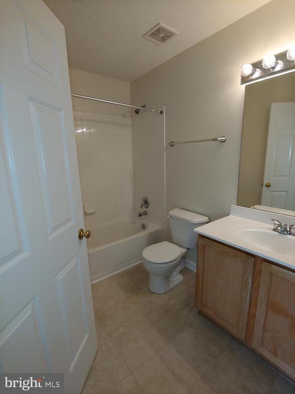 Building Photo - 912 Glaze Ct