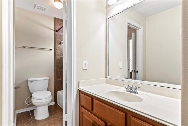 Building Photo - 28514 Hayden Park Dr