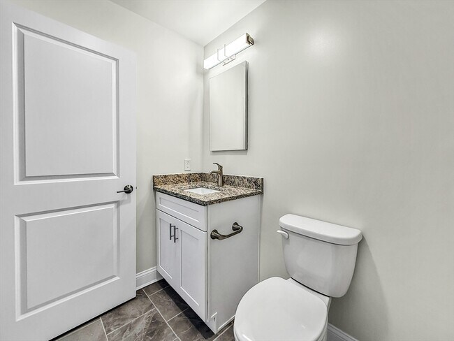 Building Photo - 10 Franklin Ave