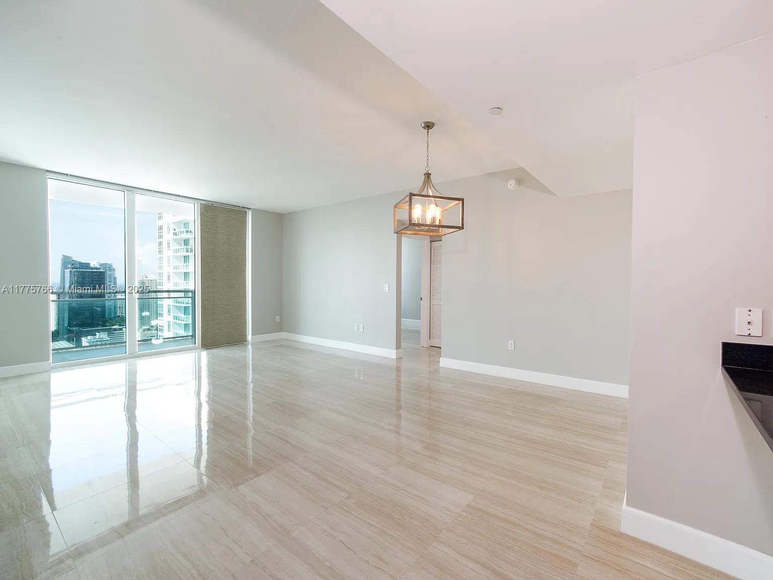 Building Photo - 950 Brickell Bay Dr