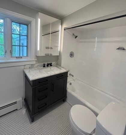 Building Photo - 100 Main St