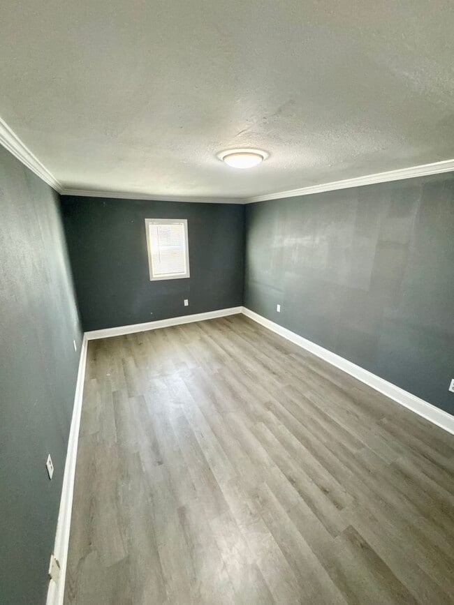 Building Photo - Discover 1501 ½ Clover Street!