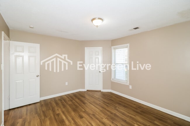 Building Photo - 4776 Stoney Hill Dr