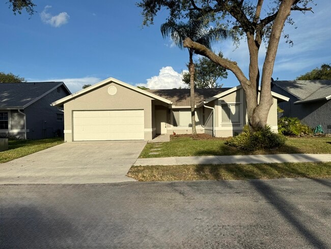 Building Photo - 5810 NW 37th Ave