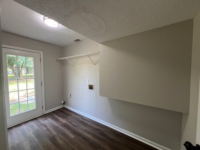 Building Photo - 23 Brandon Ridge