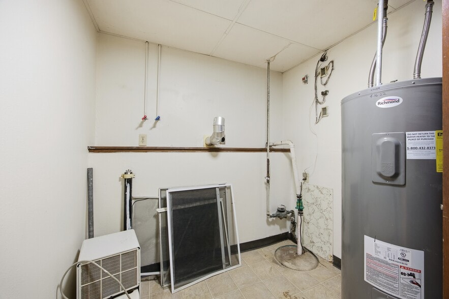 Building Photo - 3223 2nd St N