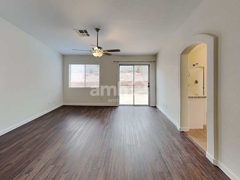 Building Photo - 504 Duran St