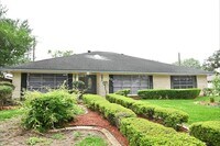Building Photo - 202 Coronation Dr