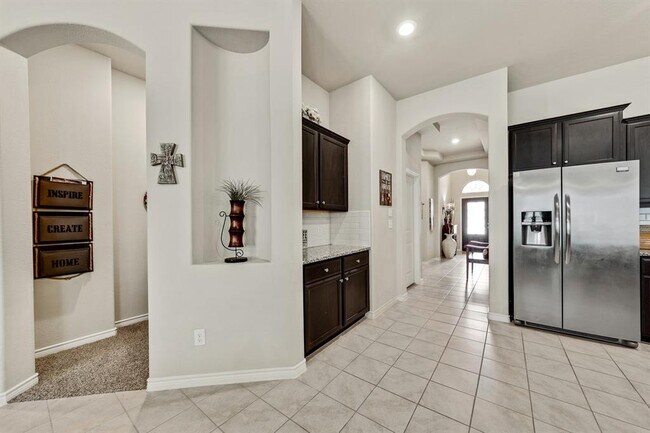 Building Photo - 932 Lake Cypress Ln