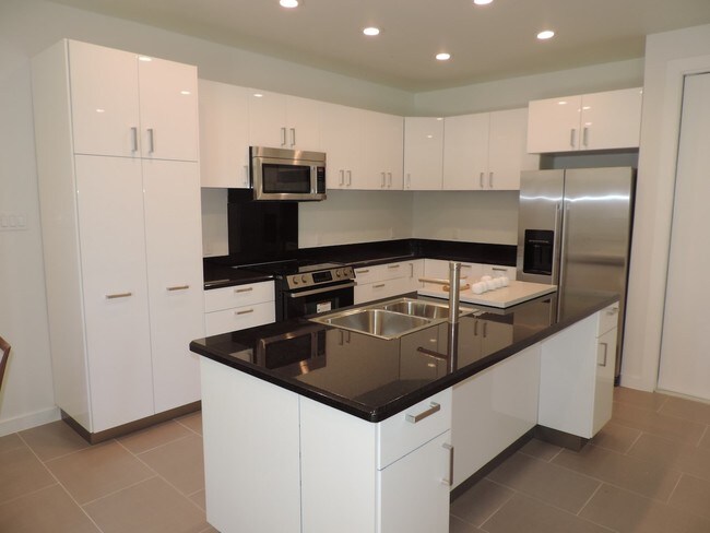 Building Photo - 409 Shiloh Dr