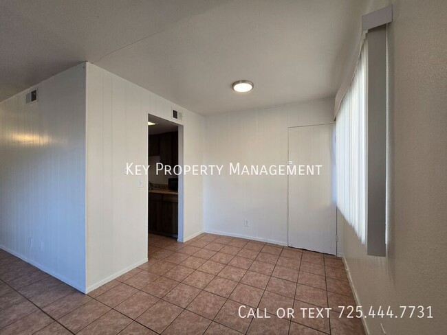 Building Photo - 2 BEDROOM 1 BATH CONDO IN LAS VEGAS NEAR S...