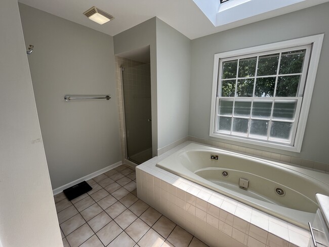 Building Photo - 1288 Marls Ct