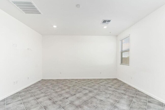 Building Photo - 10394 S Cienega Knolls Loop