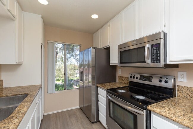 Building Photo - 663 Diamond Way