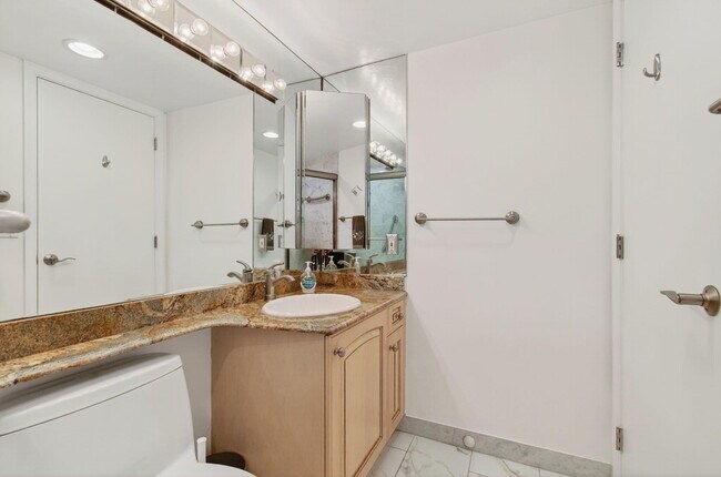 Building Photo - 4511 S Ocean Blvd