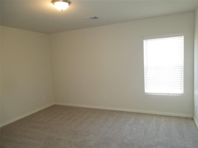 Building Photo - 266 Bluebonnet-