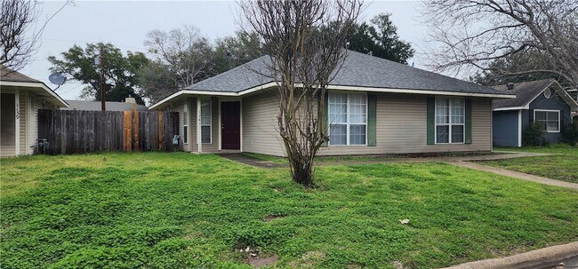 Building Photo - 1141 Oney Hervey Dr