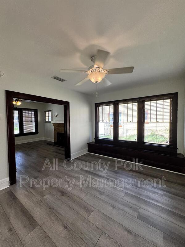 Building Photo - 202 W Belmar St
