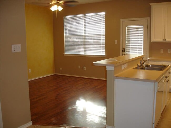 Building Photo - 11843 Keystone Spring Way