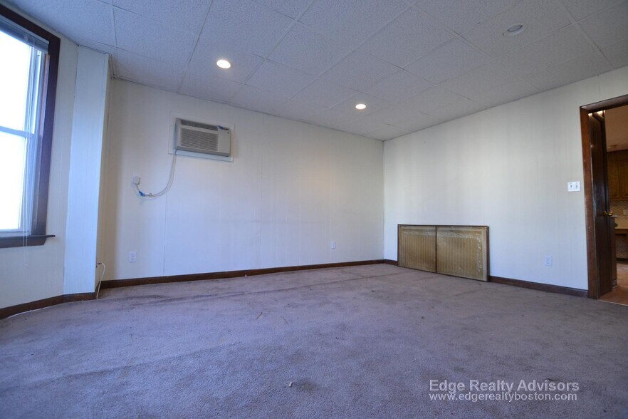 Building Photo - 285 Webster St