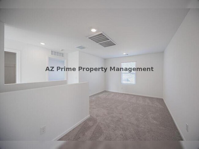 Building Photo - 334 Paseo Xing Ln