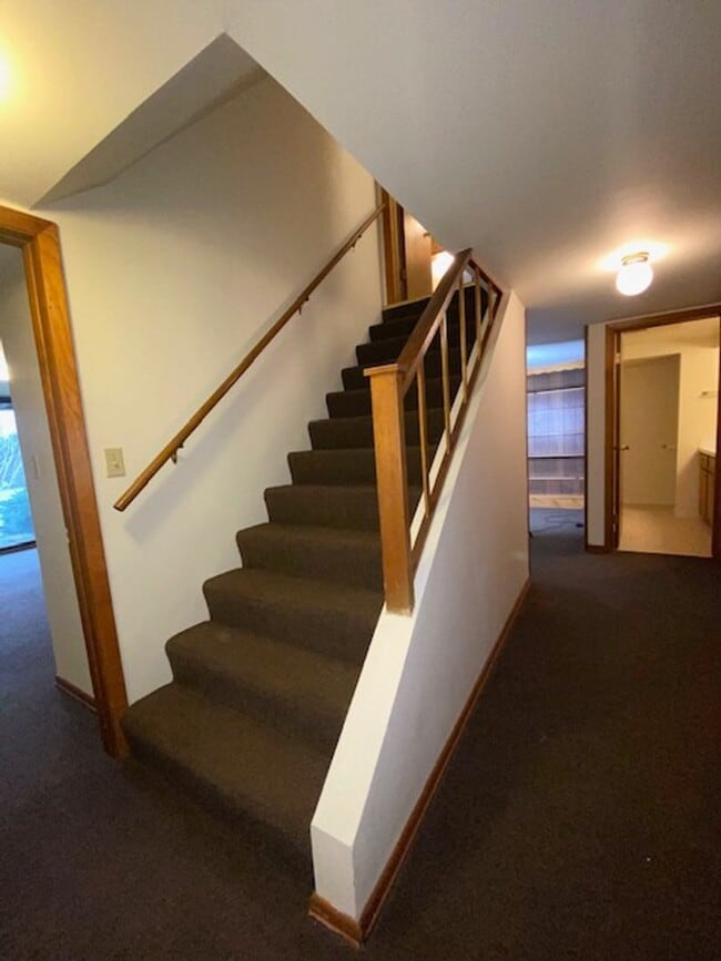 Building Photo - 3037 Humboldt Rd