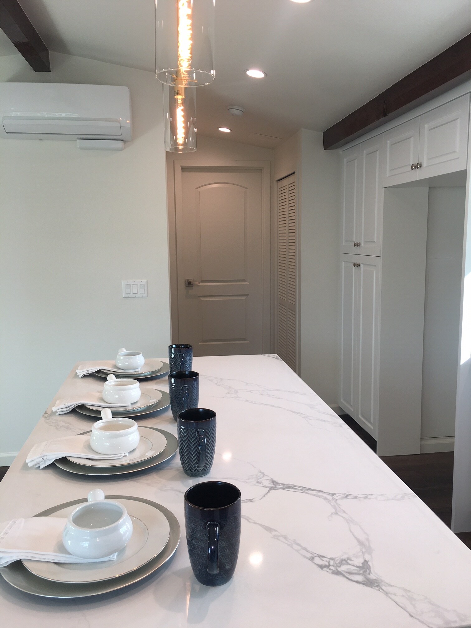 Building Photo - 10022 Kester Ave