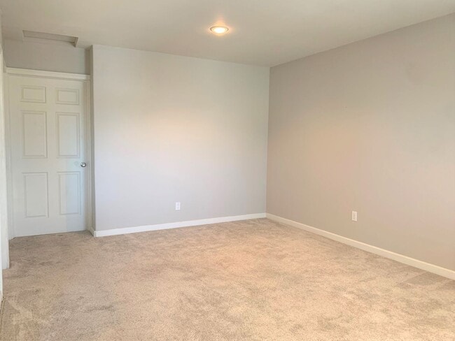 Building Photo - 1028 S 30th St