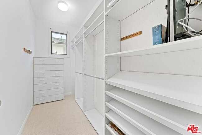 Building Photo - 16015 W Northfield St