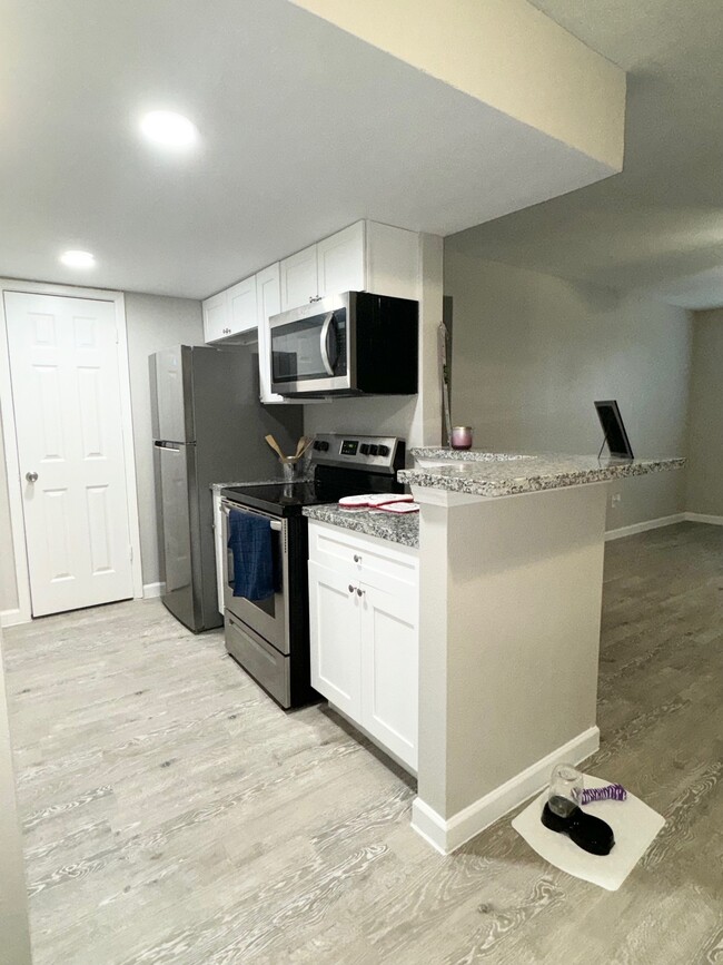 Bar Top Area - Tomball Ranch Apartments