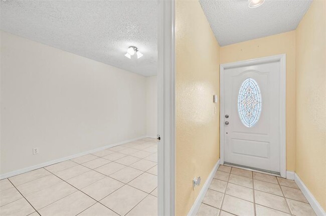 Building Photo - 11424 SW 17th Ct