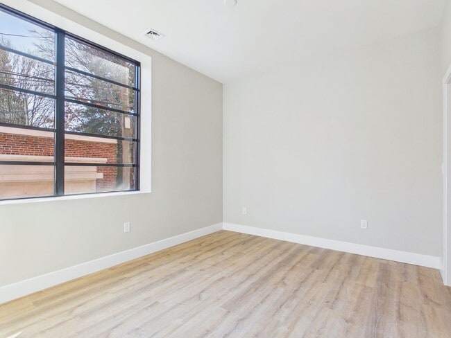 Building Photo - The Lofts at Midtown