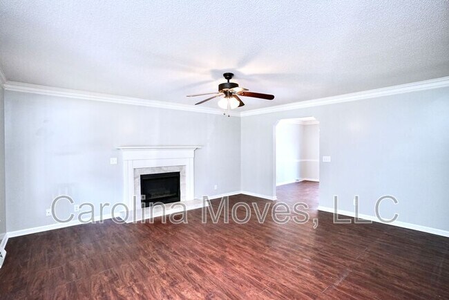 Building Photo - 212 Hardwood Rd