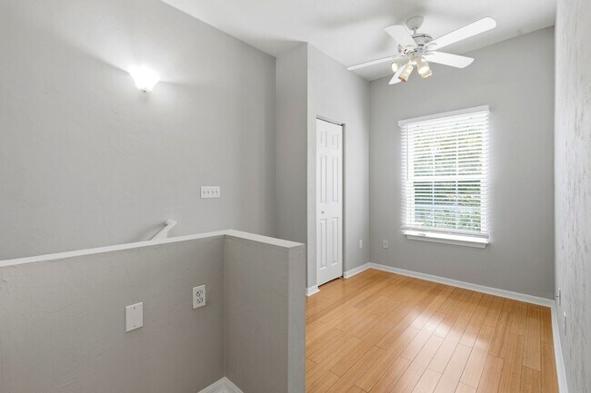 Building Photo - 162 SW 145th Dr