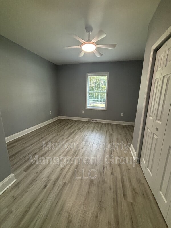 Building Photo - 131 Dixon Cir
