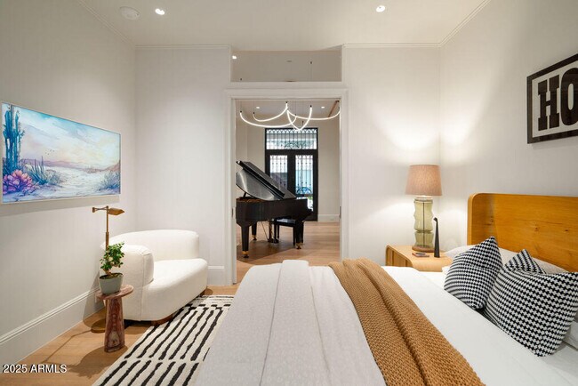 Building Photo - 50 W Palm Ln