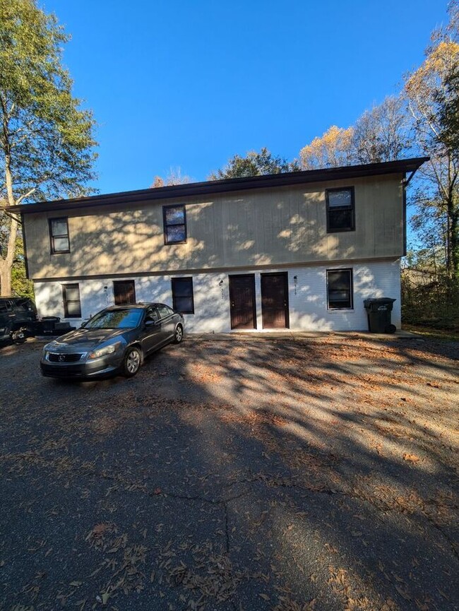 Primary Photo - 2BD/1.5BA Unit in Hickory