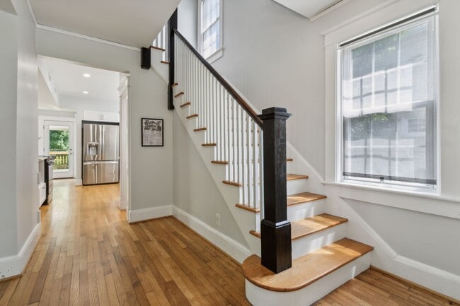 Building Photo - 1734 Hancock Ave