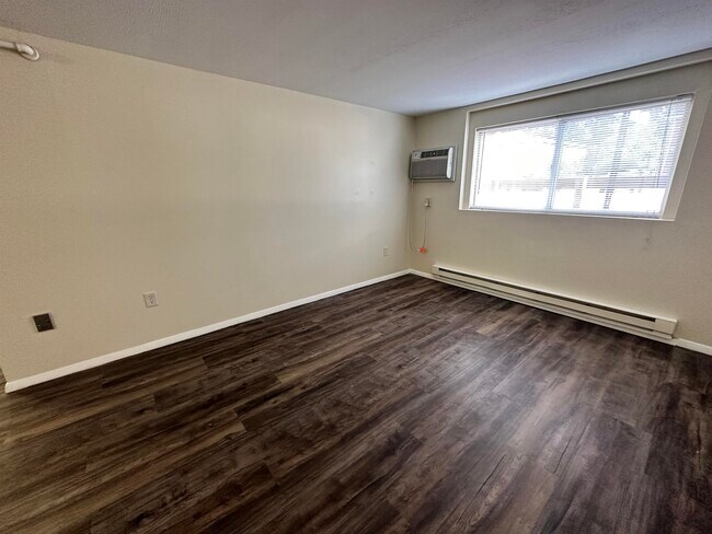 Building Photo - 93 West St